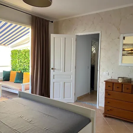 Διαμέρισμα Lovely Sunny *