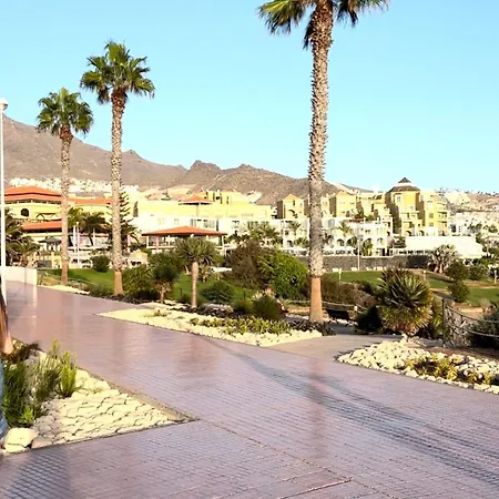 Lovely Sunny Апартаменты