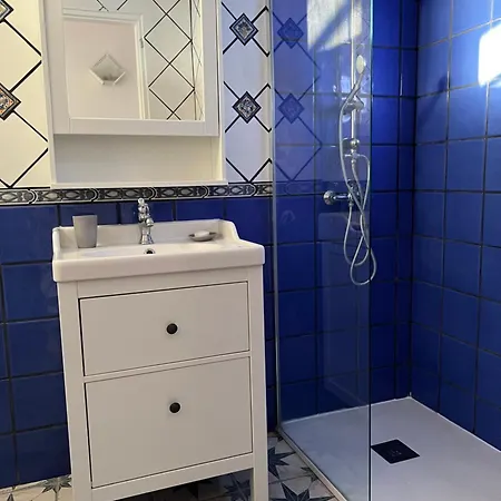 Lovely Sunny Апартаменты *