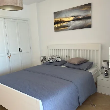 Lovely Sunny Апартаменты Адехе